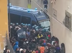 Figli di poliziotti bullizzati a scuola dopo i fatti di Firenze e Pisa