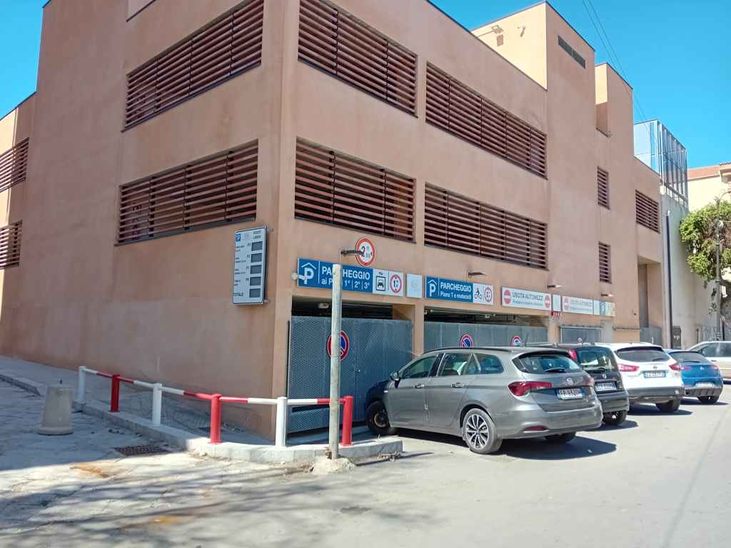 Parcheggio via Cadornia, Palermo