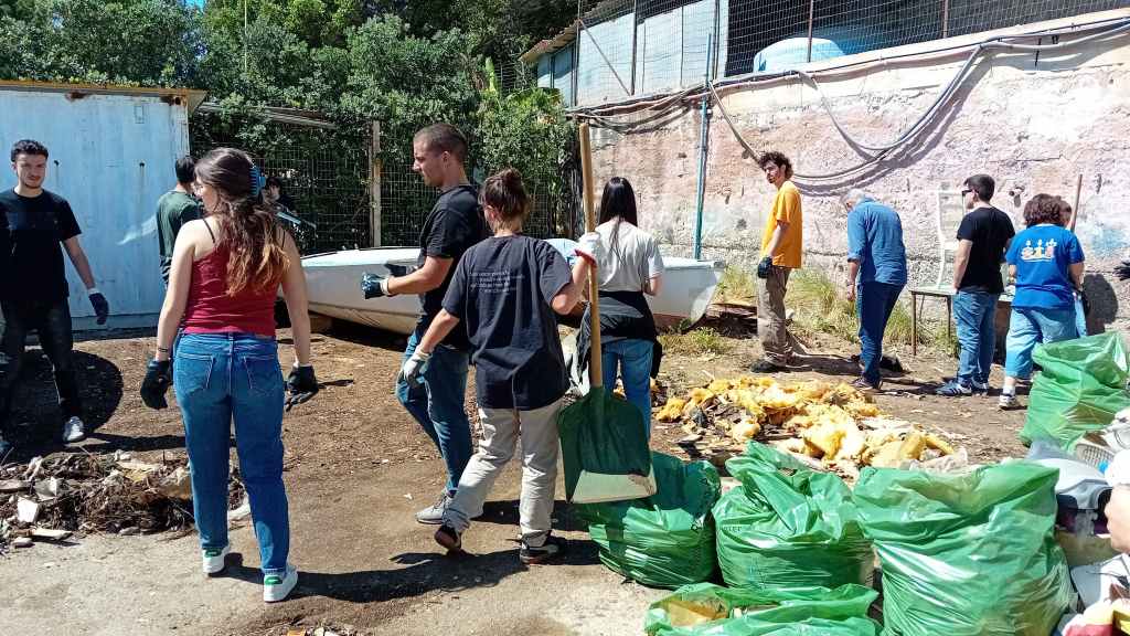Pulizia porticciolo Arenella
