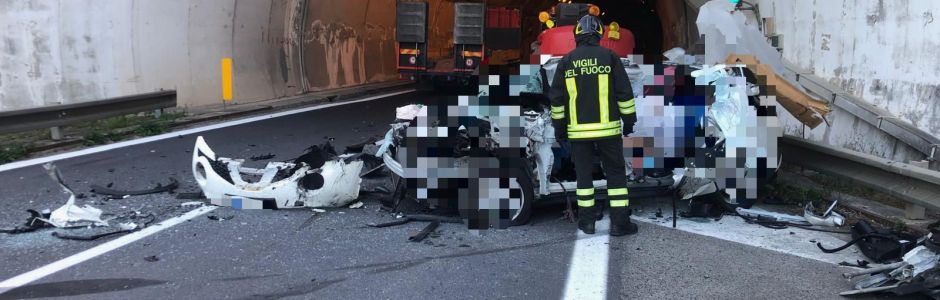 Schianto mortale tra auto e camion sulla Palermo-Messina, ancora sangue sull’A20