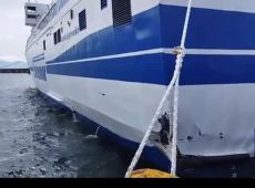 Nave contro banchina a Napoli, 44 feriti