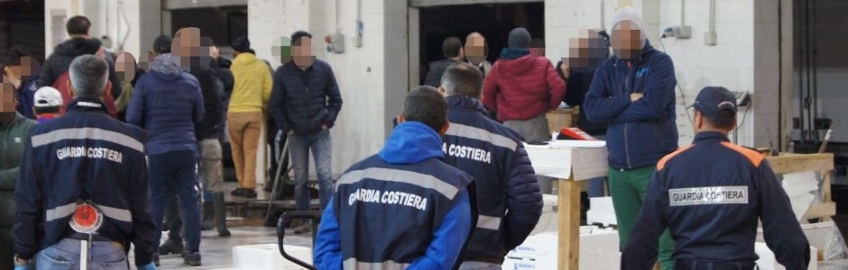 Sequestrati mille chili di pesce al mercato ittico di Palermo, commercianti abusivi fuggono