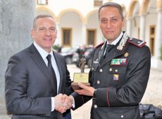 Il vicedirettore dell’Fbi in visita al comando provinciale dei carabinieri