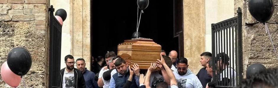 In centinaia al Capo per i funerali di Raffaele Pesco, morto in un incidente stradale