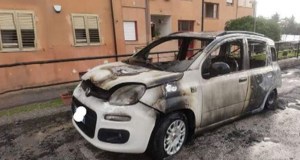 Tre auto in fiamme tra a Palermo e provincia, vittime tre donne