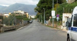 Moto contro un palo a Monte Pellegrino, muore diciottenne, due giovani feriti
