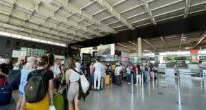 Privatizzazione Sac, la Commissione trasporti sbarca all’aeroporto fra i mal di pancia autonomisti