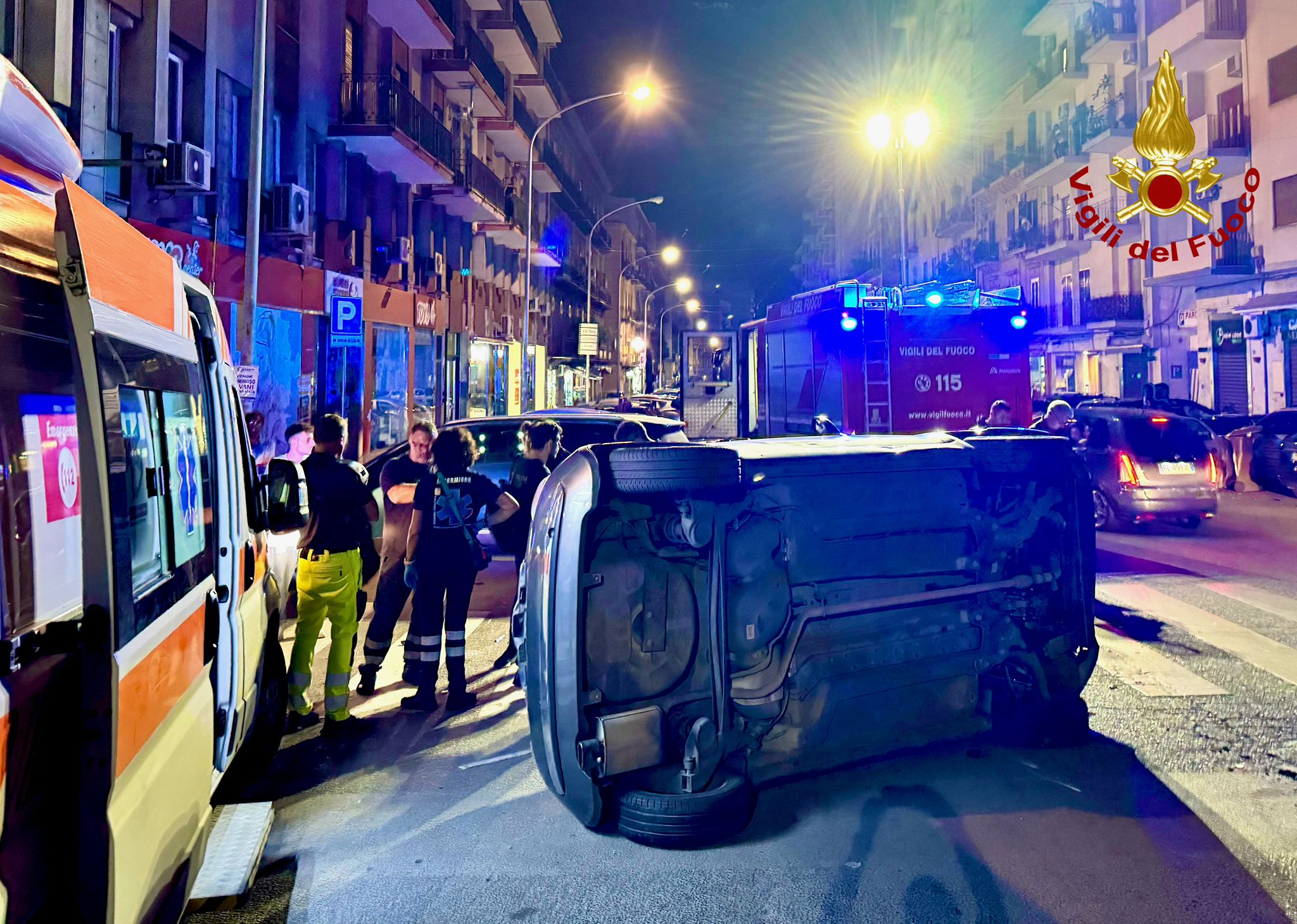 Ferita una ragazza dopo un incidente nella notte in corso Finocchiaro ...