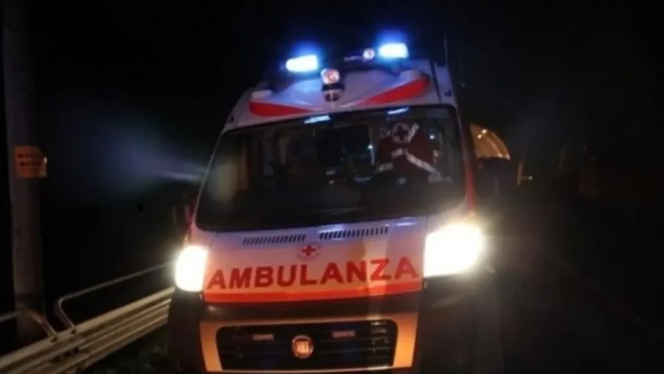 Notte di sangue a Catania, due morti in un grave incidente tra scooter ...