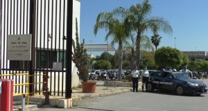 Sventato tentativo di introdurre cellulari nel carcere Pagliarelli