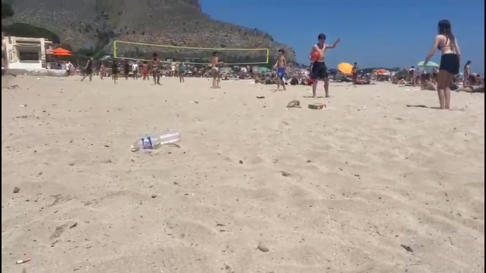 Spiaggia Mondello sporca 1