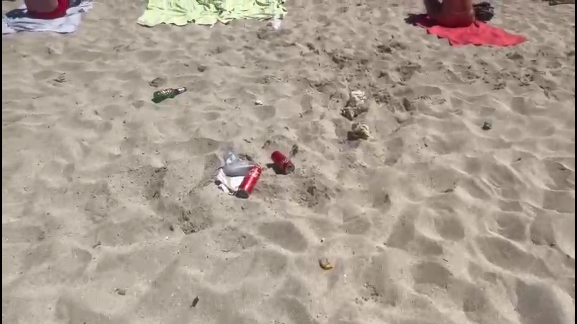 Spiaggia Mondello sporca 2