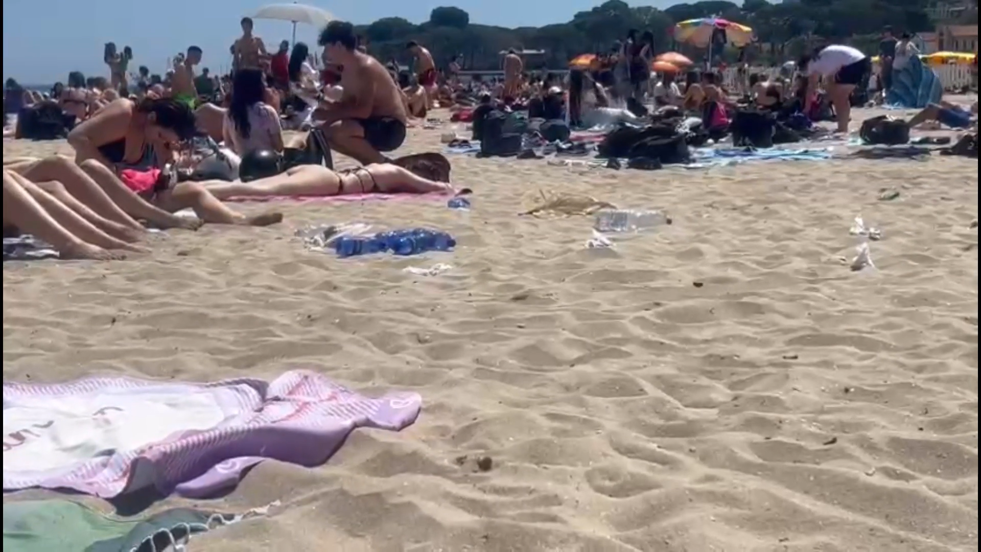 Spiaggia Mondello sporca 3
