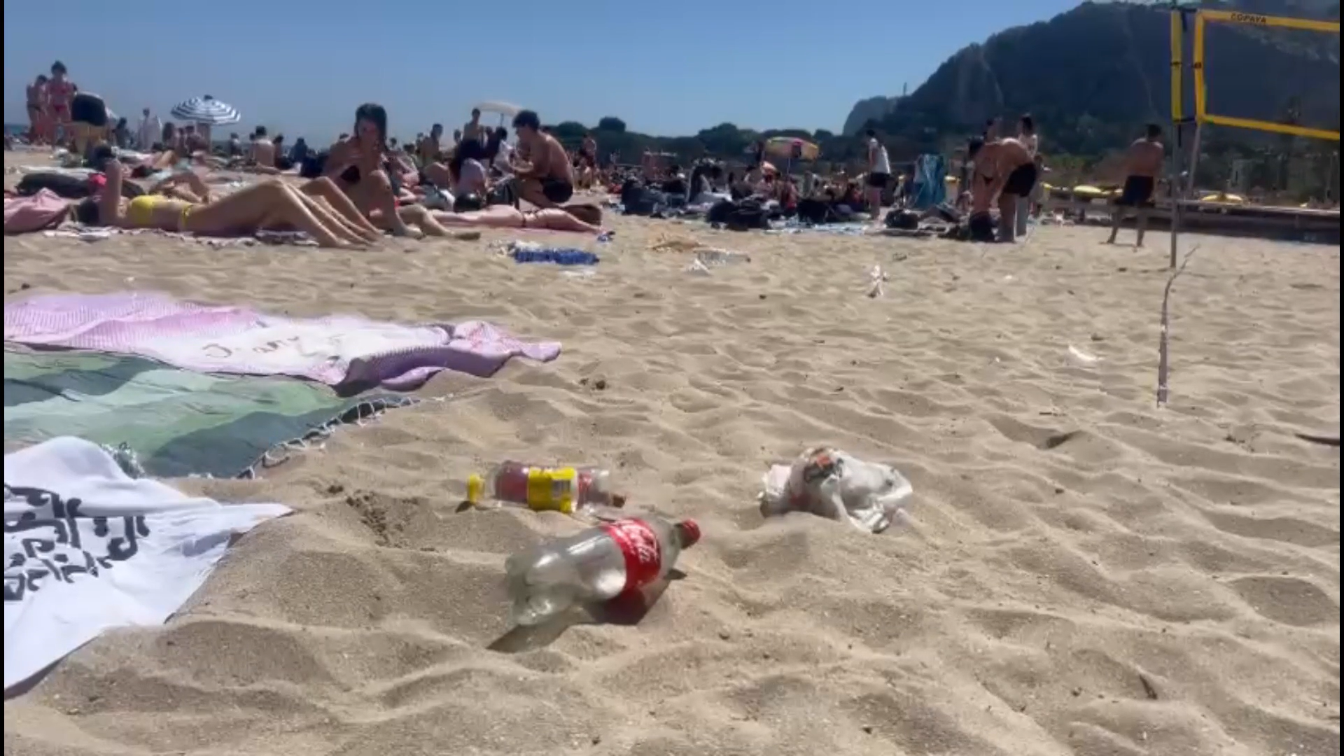 Spiaggia Mondello sporca 4