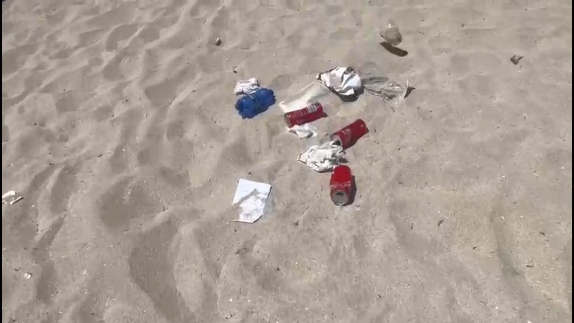 Spiaggia Mondello sporca 7