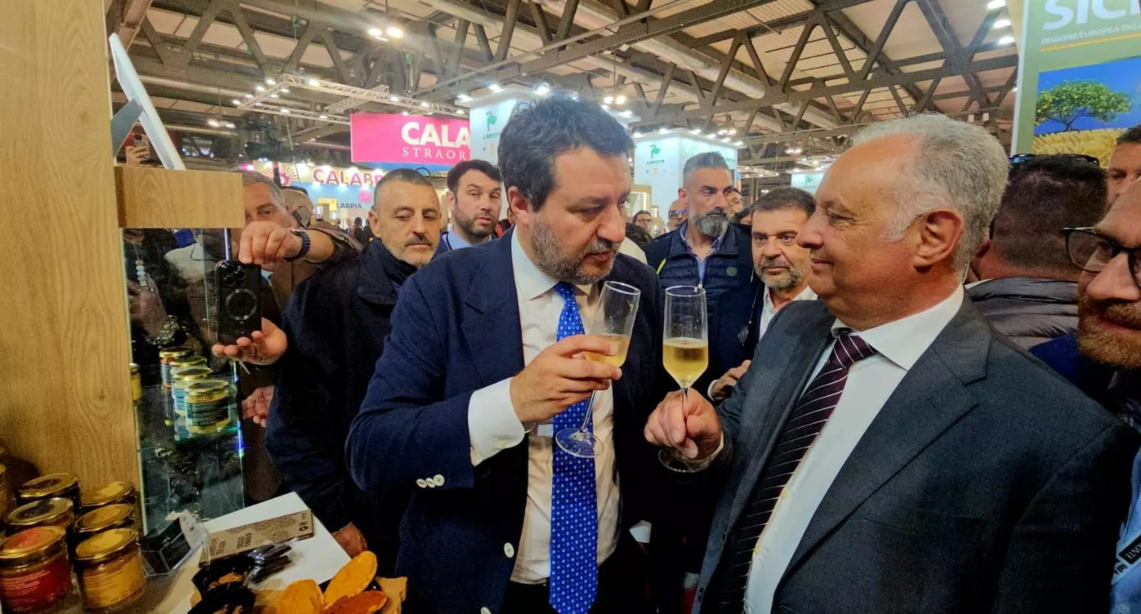 Matteo Salvini sbarca a Messina, cena elettorale a sorpresa con 130 invitati