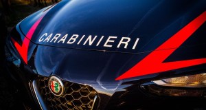 Con la mazza da baseball distrugge il B&B della ex, arrestato a Cefalù