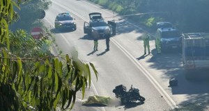 Incidente stradale, muore un motociclista di 40 anni nello scontro con un autocarro