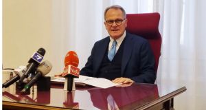 “Basta uomini, tempi maturi per candidare più donne”, la proposta di Saverio Romano al centrodestra