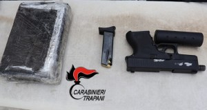 Un chilo di cocaina e una pistola, due arresti dei carabinieri di Trapani
