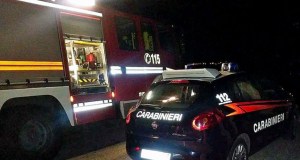 Incendio in una concessionaria di via Leonardo da Vinci, fiamme causate da una batteria