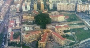 Blitz della polizia penitenziaria all’Ucciardone, trovati 10 cellulari e droga