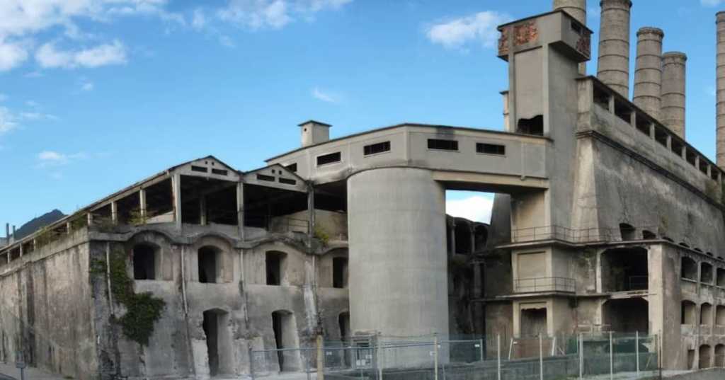 La fabbrica dismessa ad Alzano Lombardo.