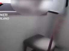 Appesa al sesto piano la Vigilia di Natale, salvata dai carabinieri