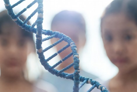 Donatore di sperma trasmette mutazione genetica ai figli