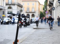 Monopattini elettrici, la svolta: arriva la targa obbligatoria
