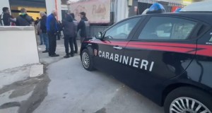 Operaio di 40 anni cade da impalcatura e muore in una ditta in via Giafar