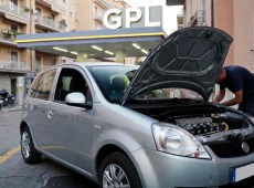 Hai un’auto a benzina? Dal 2026 puoi convertirla a GPL o metano con l’aiuto dello Stato
