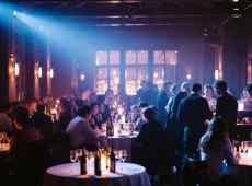 Crans-Montana, stop a fontane scintillanti e candele pirotecniche: c’è chi si muove