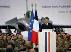 Macron lancia l’allarme: “Siamo nel raggio dei missili russi”