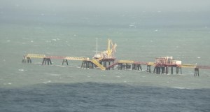 Forte vento e mareggiate, crolla un pezzo di pontile della centrale Enel a Termini