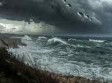 Allerta arancione in Calabria e Sicilia: dove colpiranno vento e temporali