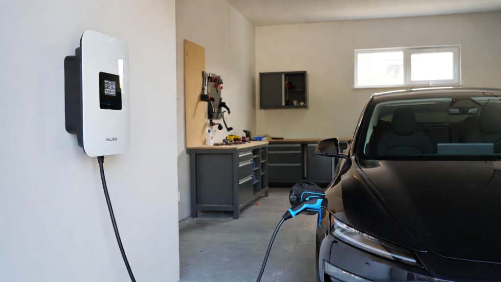 Colonnina di ricarica elettrica domestica per auto elettrica incentivata dal bonus colonnine 2026