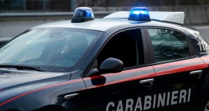 Narcotizza il compagno e lo evira: arrestata 35enne
