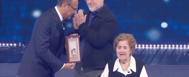 Sanremo, Gianna Pratesi emoziona l’Ariston: a 105 anni simbolo degli 80 anni dal voto alle donne
