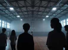 “Ti muovi come un gay”: prof condannato per insulti agli studenti