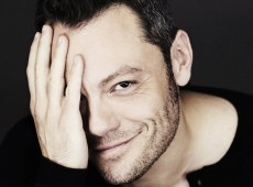 Tiziano Ferro apre il Festival di Sanremo 2026: 25 anni da “Xdono