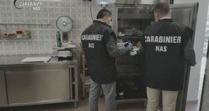 Controlli dei carabinieri del Nas a Palermo, scattano sanzioni nel centro storico