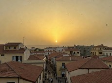 Inizio marzo da record: caldo anomalo, sabbia del Sahara e nebbie notturne