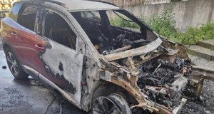 Politica a Lentini sotto attacco: in fiamme auto del marito di consigliera di Forza Italia