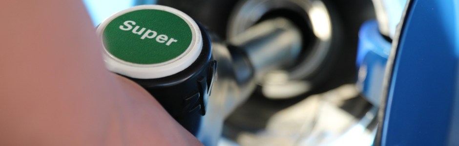 Il prezzo della benzina sta scendendo, ma c’è una data oltre la quale tutto potrebbe cambiare di nuovo