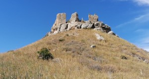 Il castello di Grassuliato di Mazzarino rischia di sparire tra degrado e abbandono