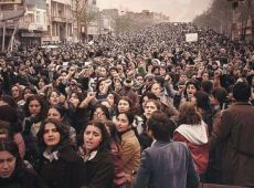 8 marzo 1979: quando le donne iraniane scesero in piazza contro il velo obbligatorio