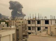 Guerra nel Golfo: droni su ambasciate USA e vittime in aumento, le ultime