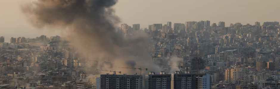 Iran colpisce basi e minaccia nuove rotte, gli Houthi pronti alla guerra