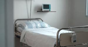 HIV trasmesso alla figlia e non curato, genitori a processo